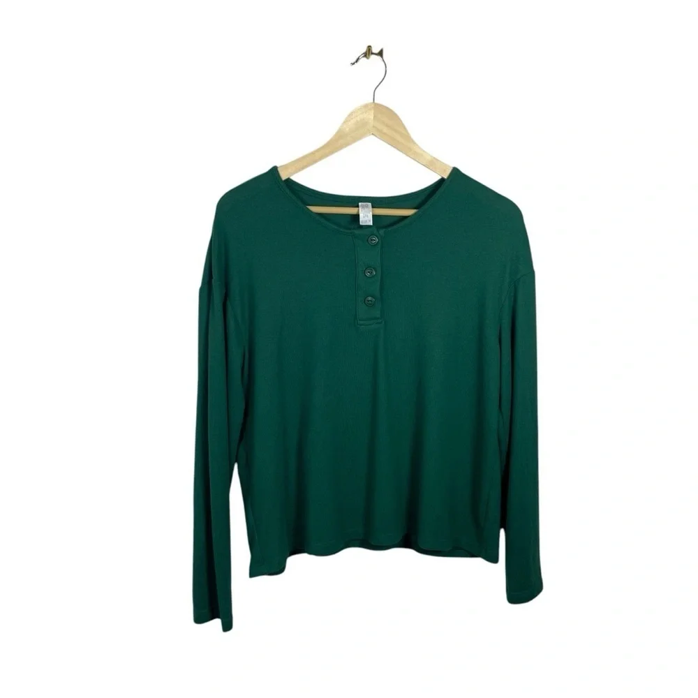 Stars Above Women’s Cozy Henley Pajama Set in Green Size M